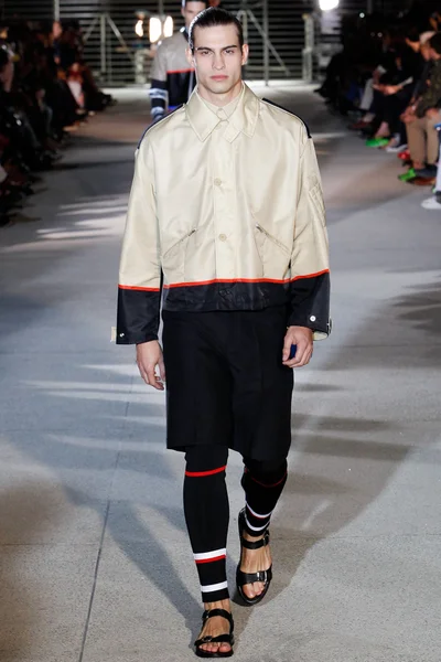 Look 46